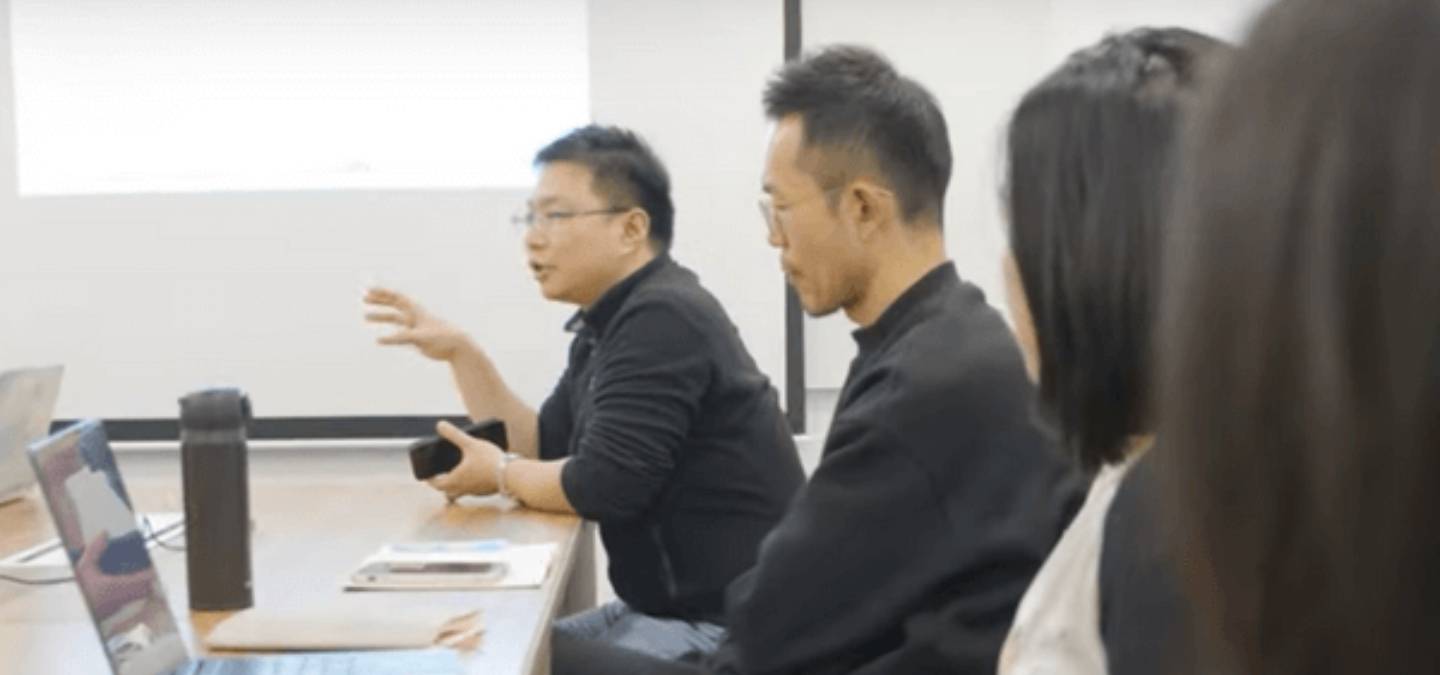 travel-busines-consulting-team